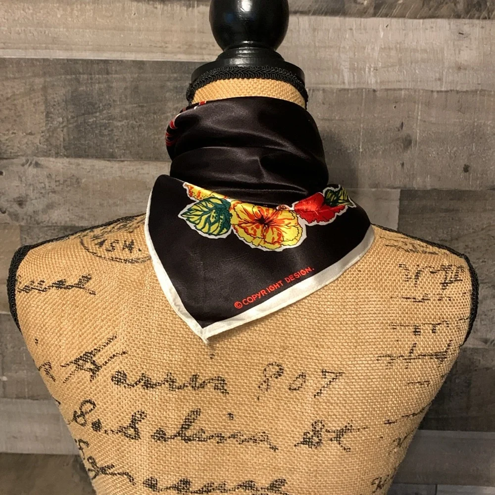 Hawaiian Scarf - Picture 2 of 16